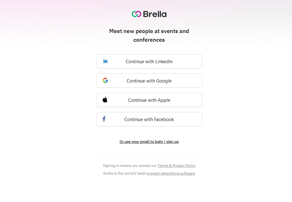 Página de registro de Brella.io. Ofrece identificarse mediante LinkedIn, Google, Apple o Facebook.